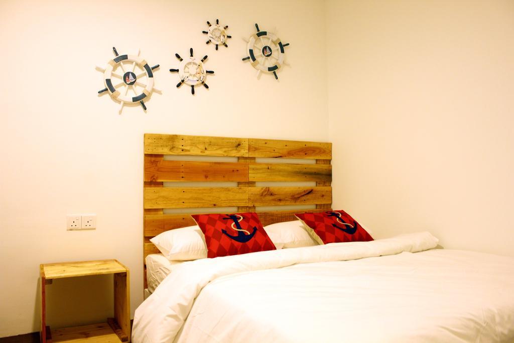 Roof Talk Theme Hostel Johor Bahru Camera foto