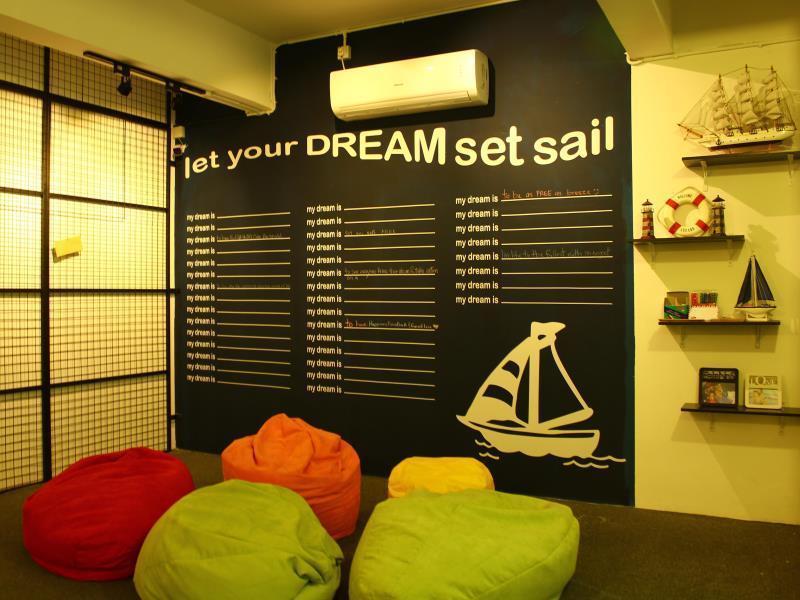 Roof Talk Theme Hostel Johor Bahru Esterno foto