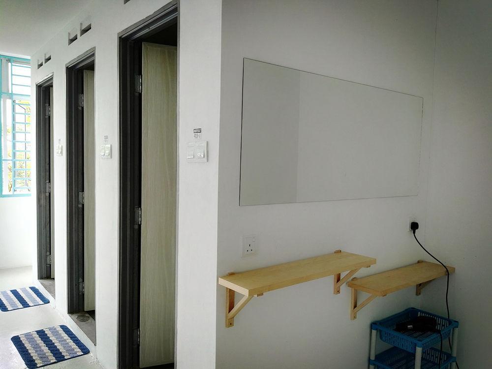 Roof Talk Theme Hostel Johor Bahru Esterno foto