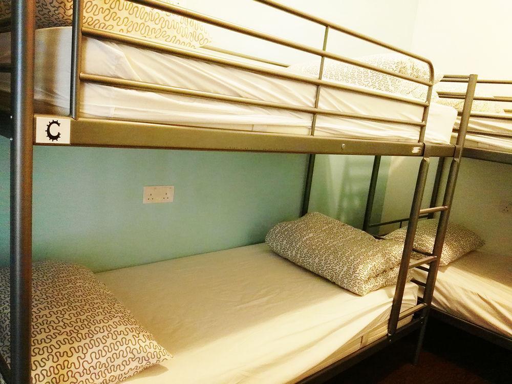Roof Talk Theme Hostel Johor Bahru Esterno foto