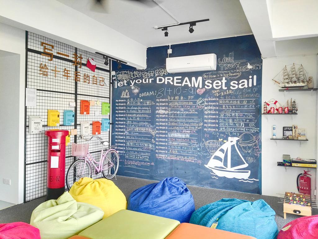 Roof Talk Theme Hostel Johor Bahru Esterno foto