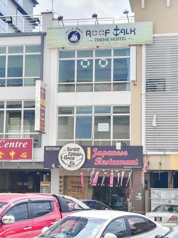 Roof Talk Theme Hostel Johor Bahru Esterno foto