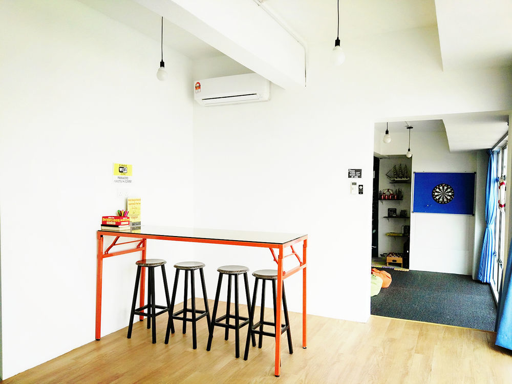 Roof Talk Theme Hostel Johor Bahru Esterno foto